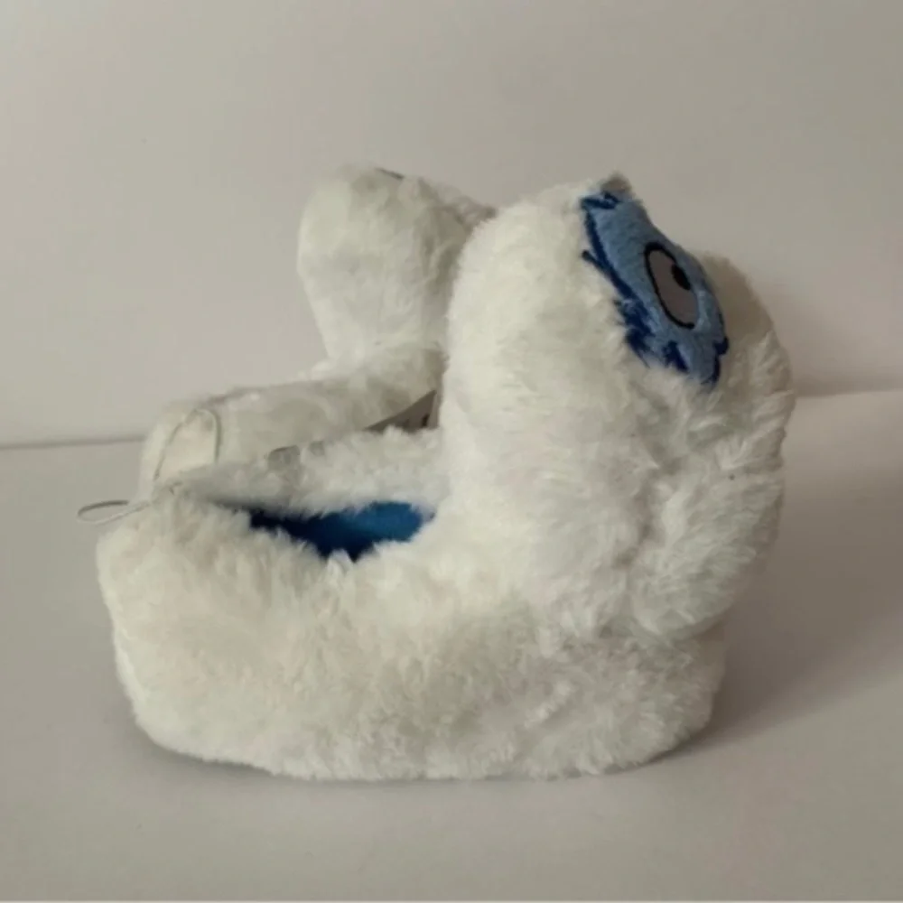 NWT. BIOWORLD Abominable Snowman Slippers